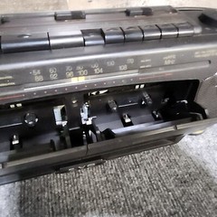 SOUND DESIGN Cassette Player AM FM Stereo Radio Boombox 4749BLK