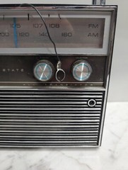 Vintage Motorola Model TP13EE AM/FM Solid State Transistor Portable Radio