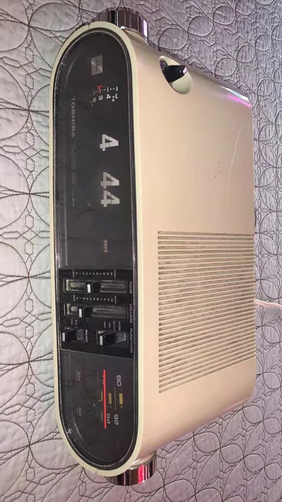 TOSHIBA Flip Home Radio Clock radio RC-803F Beige For Repair Vintage JAPAN MADE