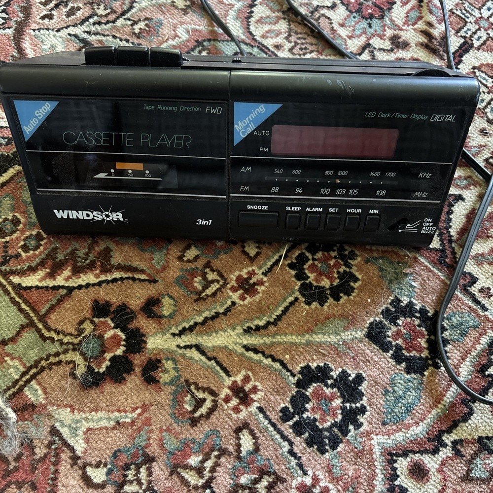 Windsor 3-in-1 AM/FM LED Alarm Clock Radio Cassette Player Model 2550