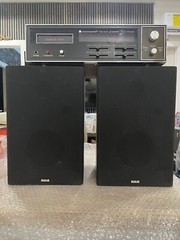 COMMODORE FM-AM STEREO MULTIPLEX / 8 Track Player ( Will Free 2 RCA SPEAKERS )