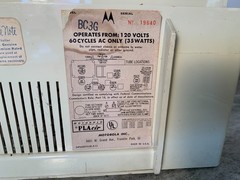 Vntage Motorola BC3G AM/FM Radio