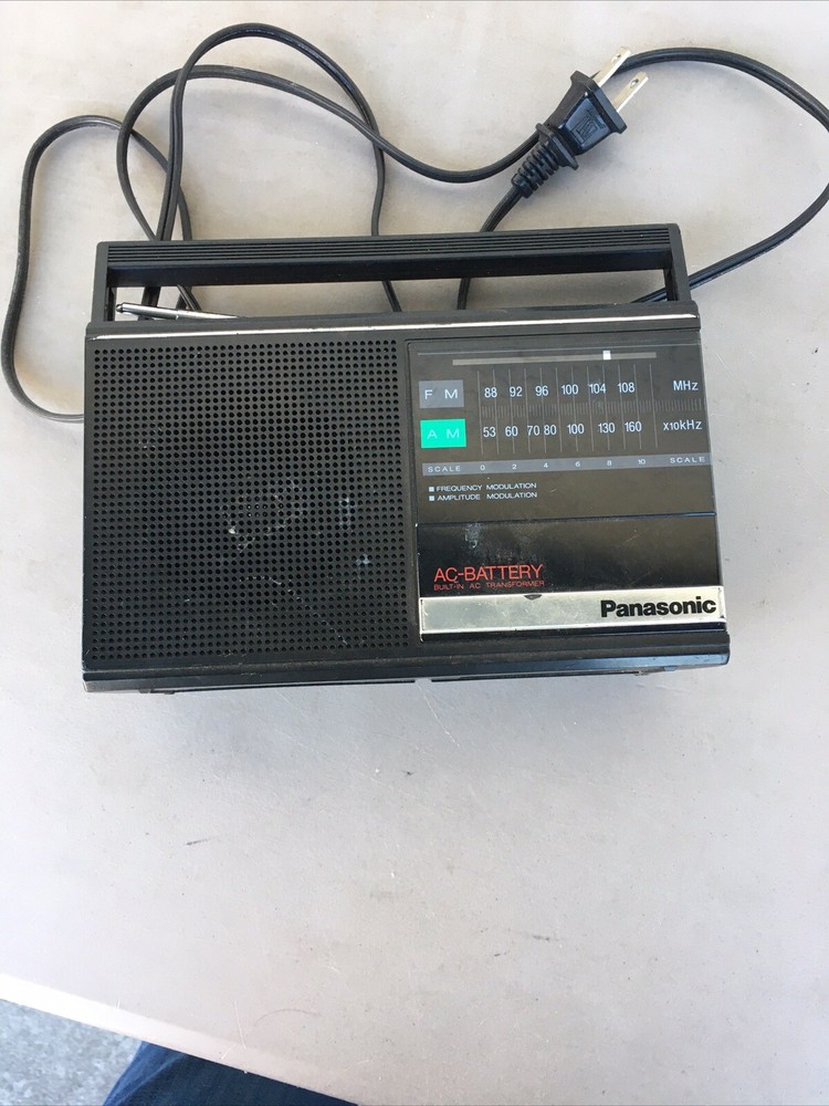 Vintage Panasonic AM/FM Portable 1980s battery or Cord, TESTED/Working L015