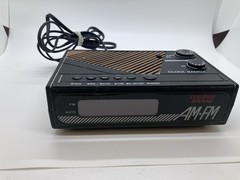 Vintage Electro Brand Alarm Clock Radio – AM FM