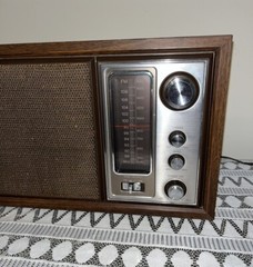 Vintage Sony Fidelity Sound AM/FM Radio, Model # ICF-9650W..