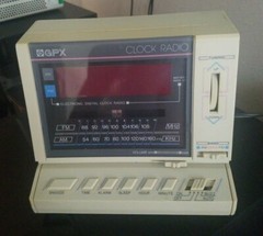 Vintage Clock Radio AM FM GPX E68496 Grand Prix Plug In Alarm Clock Preowned