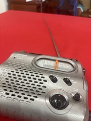 Radio Shack Model 20-238 Portable Emergency Radio w/Dynamo Crank – AM/FM/SW1/SW2