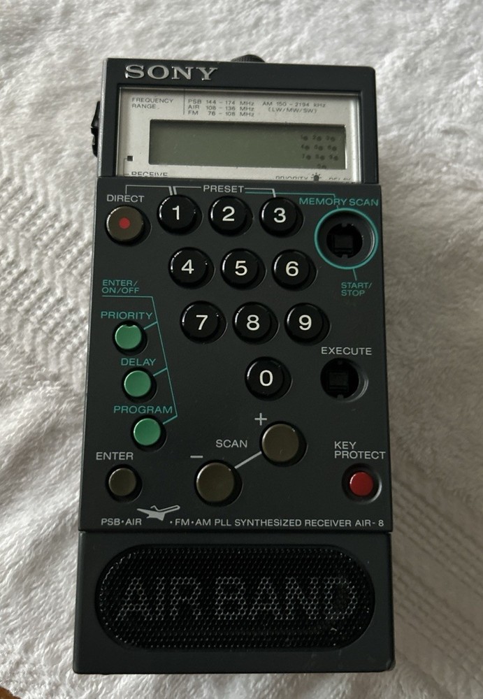 Sony Air-8 Handheld Synthesized Receiver 4-Band PSB/AIR/FM/AM Radio