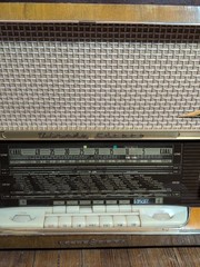 Retro 1960&rsquo;s Loewe Opta Vineta Stereo German Tube Radio 4781W Wood VTG