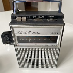 Vintage AIWA FM AM 10 Transistor Radio Japan Circa 1975 Battery/AC 8”x6”x2.5”