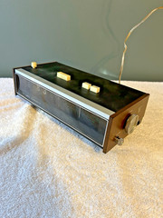 Realistic CHRONOMATIC-104 AM-FM Stereo Flip Clock Radio works but needs work!