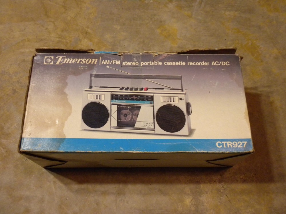 Vintage New In Box Emerson CTR927 AM FM Stereo Portable Cassette Recorder AC DC