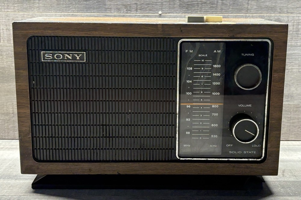 Sony TFM-9430 W Vintage 2 Band Solid State Radio – Works –