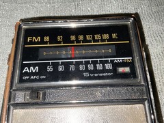 General Electric AM/FM Radio AM/FM Leather Case P-975B Tested Working See Video
