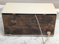 Vintage Motorola Tube Radio AM FM Model BT13AN Tabletop MCM Plastic Case