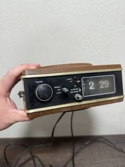 VTG Wynford Hall Flip Clock Radio Alarm Stereo Adaptor Model #NSI-1103