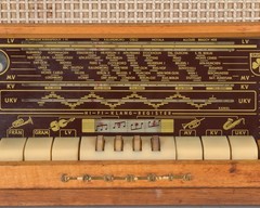 Grundig 3025/S Zauberklang Musikgerät AM FM Radio Broadcast Receiver