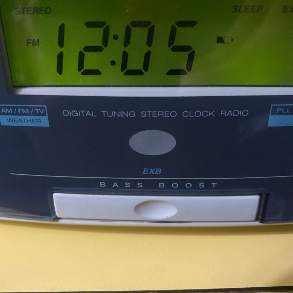 Zenith Z212G AM/FM Stereo/TV Digital Tuning Clock Radio Stereo Wide Tested Works