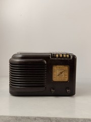 Working Motorola Tube Radio 1939 Art Deco Design Bakelite Model 61A MID CENTURY