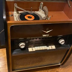 1957-1958 Grundig Majestic 7000 Radio/Phono Receiver Vintage Wood Crafted