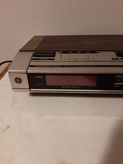 Vintage General Electric GE Digital AM/FM Alarm Clock Radio7-4634B Woodgrain