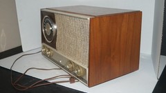 VINTAGE 1960s ZENITH MODEL MJ1035-1 LONG DISTANCE STEREO AM FM RADIO – NICE!