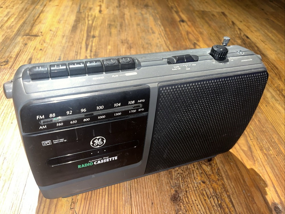 VTG GE 3-5264A AM/FM Radio Cassette Recorder Portable Boombox Tested Working