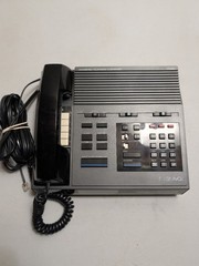 Vintage Magnavox D 9530 Power Back Up 2 Band AM/FM Clock Radio Landline Phone