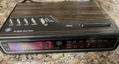 VTG Realistic Chronomatic 251 12-1559 Wired Dual Alarm Clock AM/FM (READ DESC)