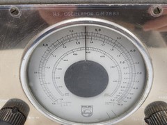 Vintage 1950s Philips GM2883 HF Signal Oscillator