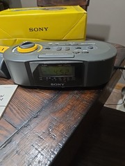 VkntageSony Home Security ICF-C900HS AM/FM Clock Radio with Auto 2 Light Remotes