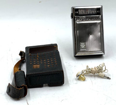 Antique Rare Sylvania TR-25 Pocket 8 Transistor Radio-Works (EL1134433)