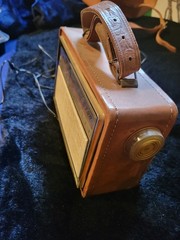 Silvertone 700 Vintage Portable Radio with Leather Case & Carry Handle