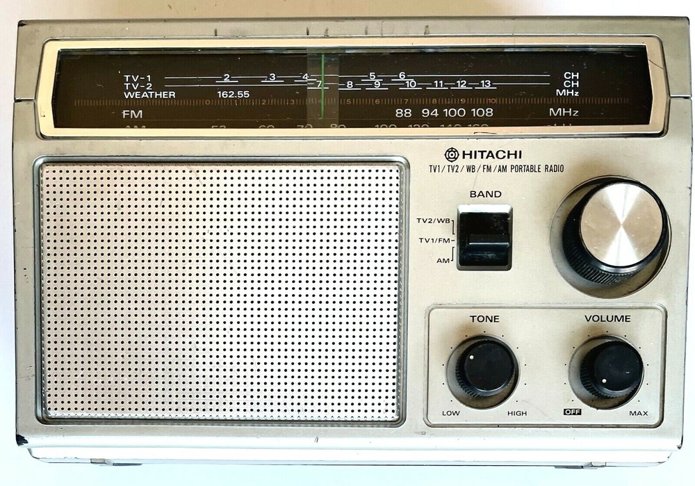 VINTAGE HITACHI KH-980H FM/AM/TV/WEATHER MULIT BAND PORTABLE RADIO AC/BATTERIES