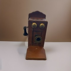 The Country Bell Superheterodyne Radio Receiver Model 556