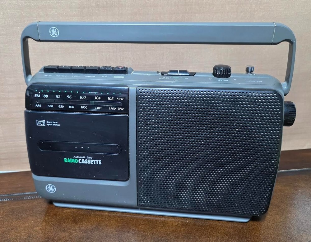 Vintage GE Portable FM/AM Radio Cassette TAPE Recorder – #3-5264A – TESTED 100%