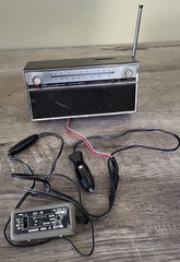 Vtg Bulova Mid-Century Alarm Clock Radio 1950&rsquo;s AM-FM car adapter 6v