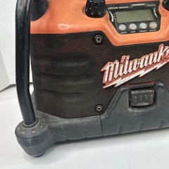 MILWAUKEE 49-24-0200 JOB SITE RADIO – POWERED BY ROCKFORD FOSGATE