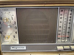 Vintage Magnavox FM049 Radio With Alarm Maple Finish Tested And Working !