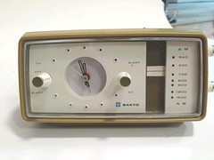 Vintage Green Sanyo Model 6CA-T20 Alarm Clock / Working Condition/ Rare Color