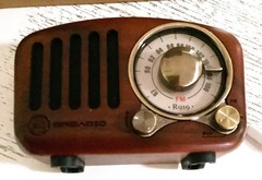 Portable Vintage Radio Speaker NEW IN BOX