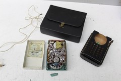Vintage RCA Victor Impac Green White Portable Transistor Radio With Case