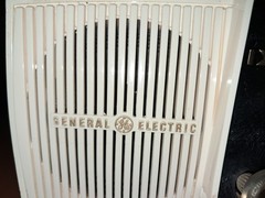 Vintage GE AM Clock Radio 1950’s Atomic Age Tan MCM Partly Tested See Descripti