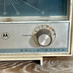 Vintage Motorola Solid State Alarm Clock AM Radio XC220DH-1 Read