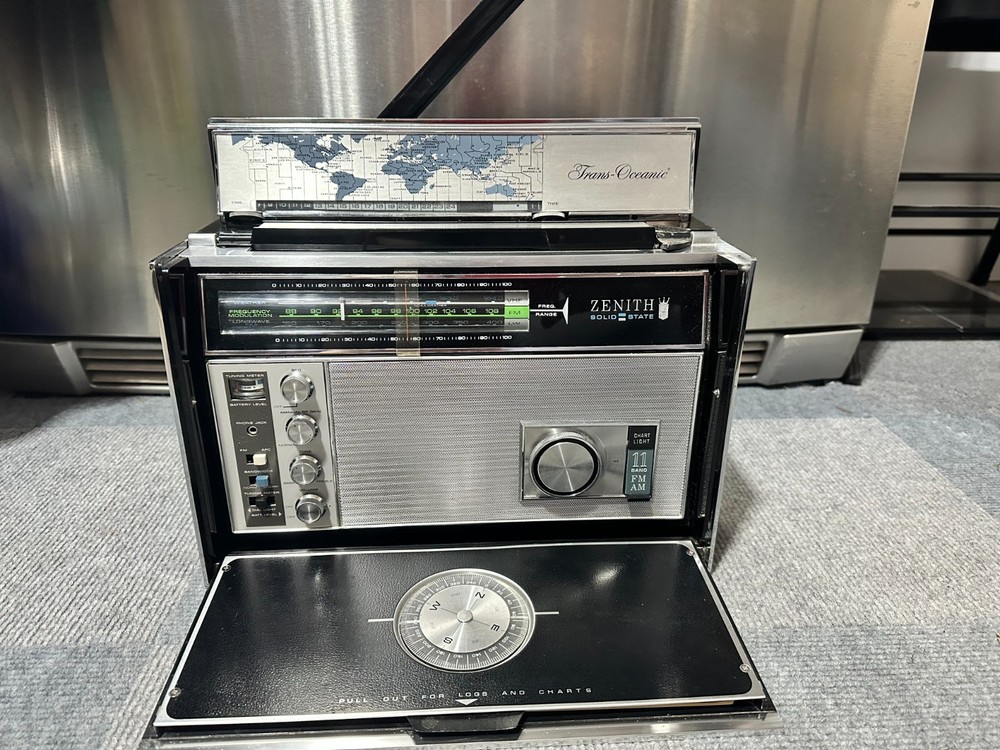 Vintage Zenith Trans-Oceanic S-10460 National Weather Service Band Radio