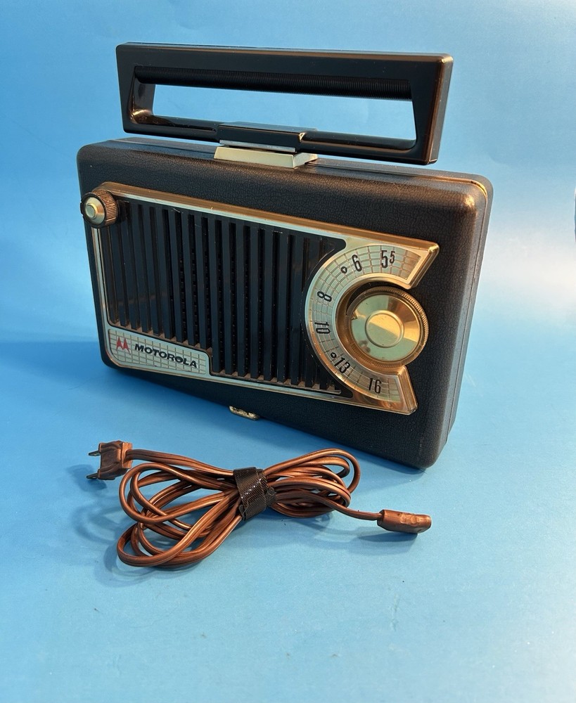 Vintage MOTOROLA Canada Roto-Tenna Tube Radio Model MP-56L Excellent Sound
