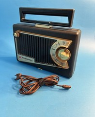 Vintage MOTOROLA Canada Roto-Tenna Tube Radio Model MP-56L Excellent Sound