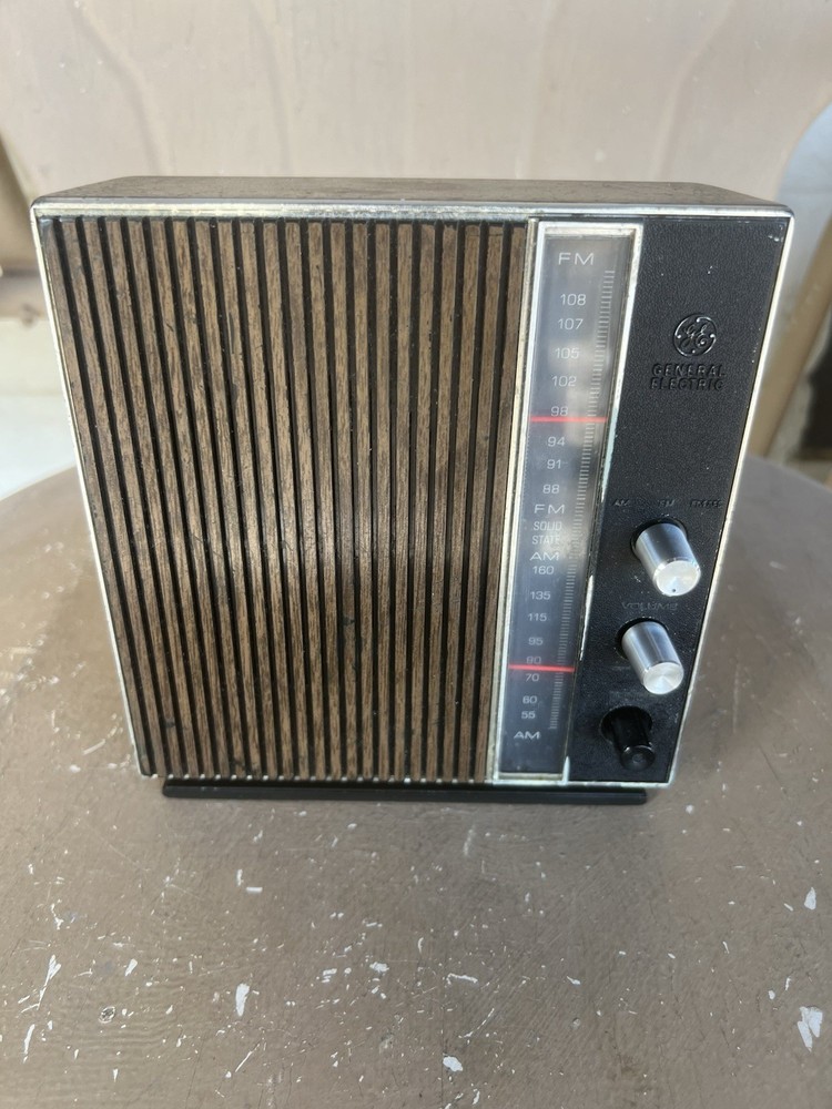 Vintage GE Radio T2259D Am/Fm Plastic Wood Grain Look – Sounds Great -Light Wear