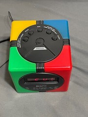 D530 Vtg 1990s GPX Gran Prix ALARM RADIO CLOCK rubiks simon Multi-Color CUBE