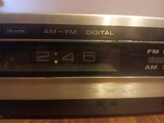 Vintage 1980 Sears Model 800.20530300 AM-FM Flip Clock Radio/Working Cond/Clean